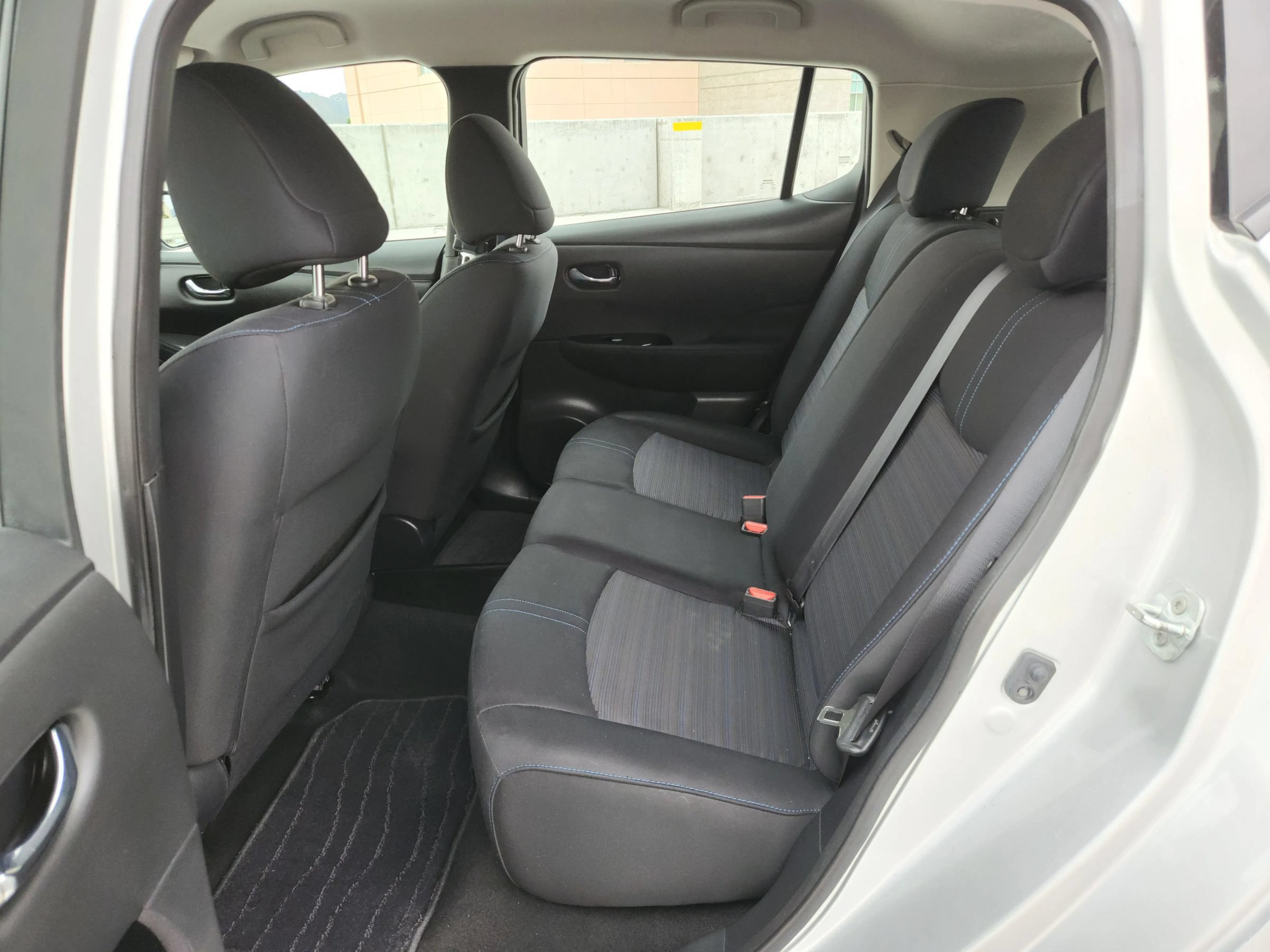 Used 2018 Nissan Leaf SV FWD image 20