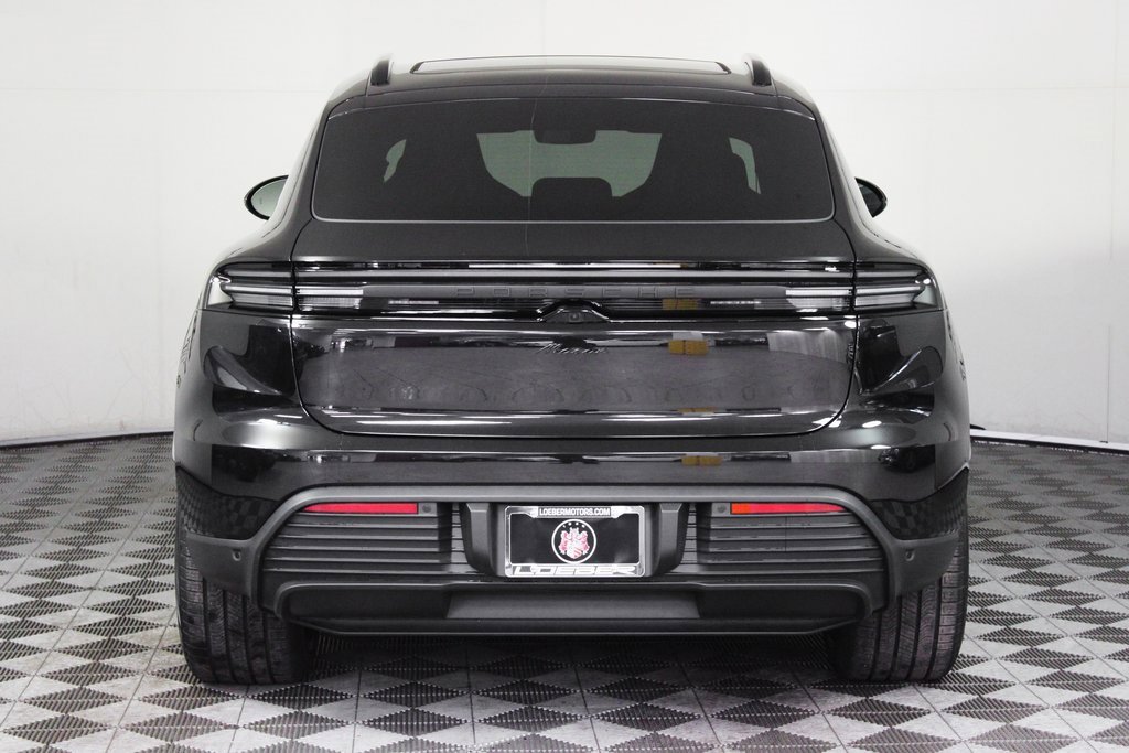 Used 2025 Porsche Macan Electric image 6