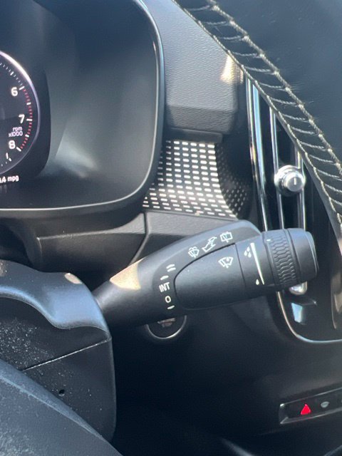 Used 2019 Volvo XC40 T5 R-Design AWD/4WD image 14