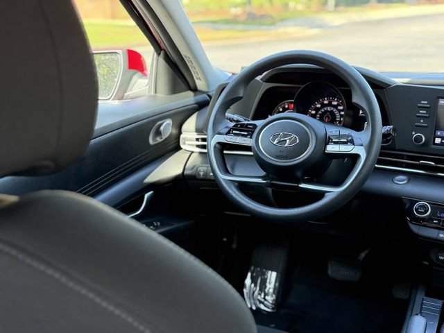 Used 2022 Hyundai Elantra SEL FWD image 38