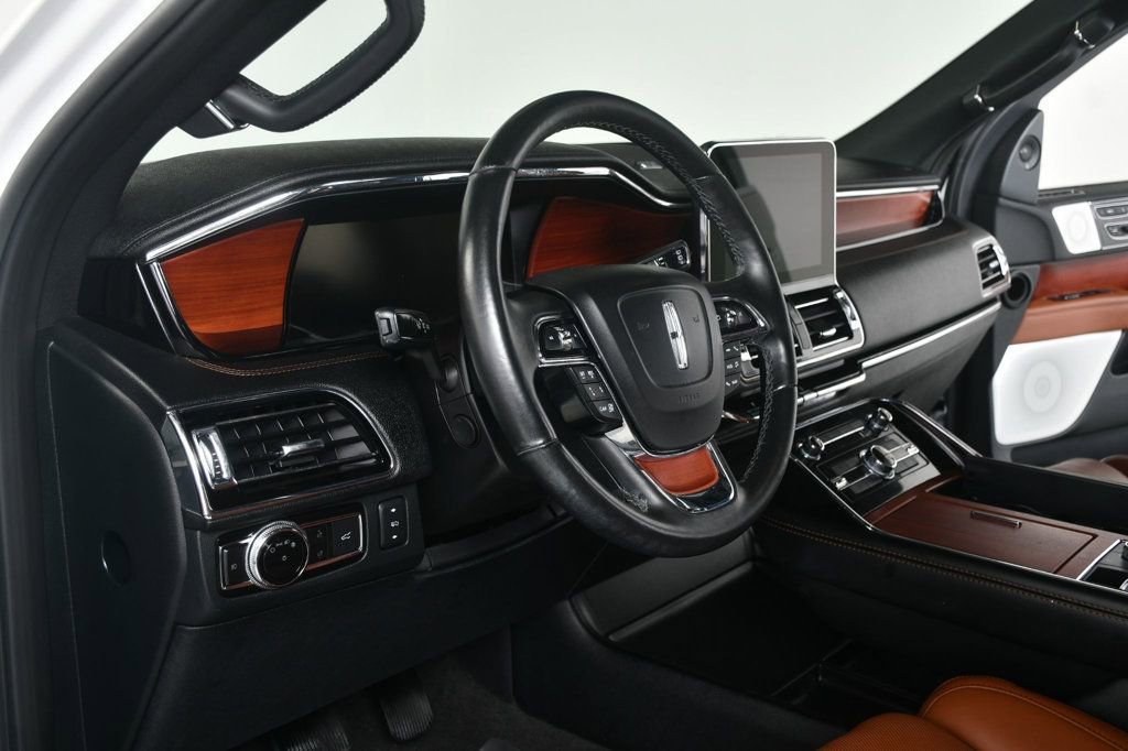 Used 2020 Lincoln Navigator Reserve w/ Luxury Package AWD/4WD image 28