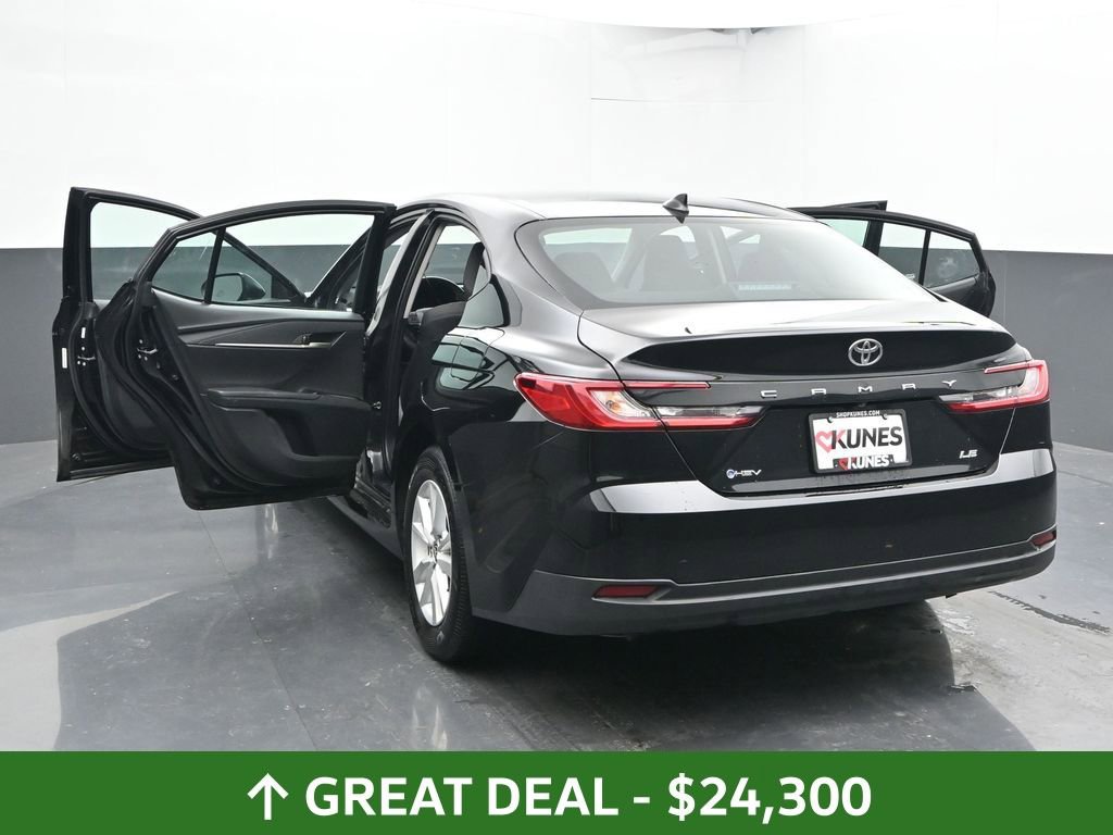 Used 2025 Toyota Camry LE image 55