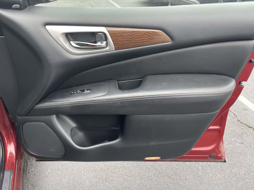 Used 2019 Nissan Pathfinder Platinum image 50