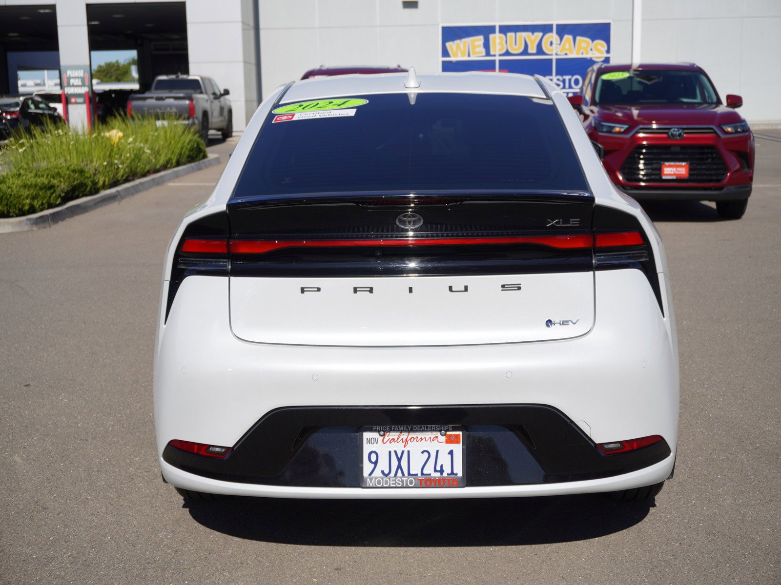 Used 2024 Toyota Prius XLE AWD/4WD image 10