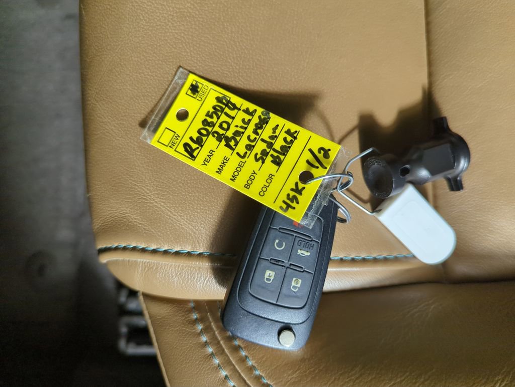 Used 2014 Buick LaCrosse Leather FWD image 23