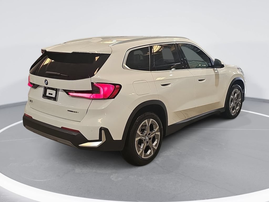 Used 2023 BMW X1 xDrive28i AWD/4WD image 5