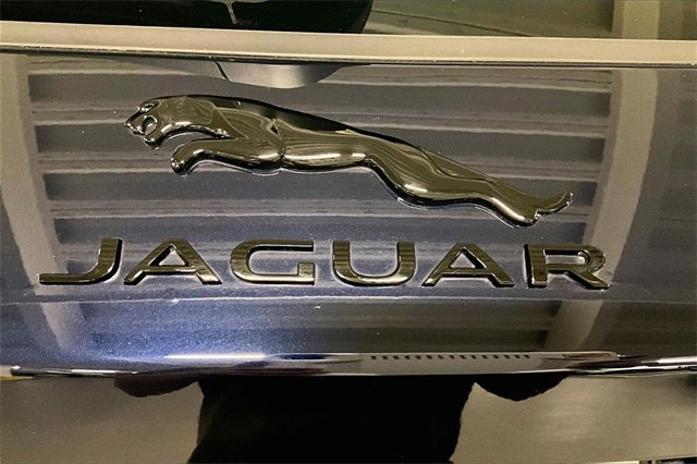 Certified 2025 Jaguar F-PACE R-Dynamic S image 7