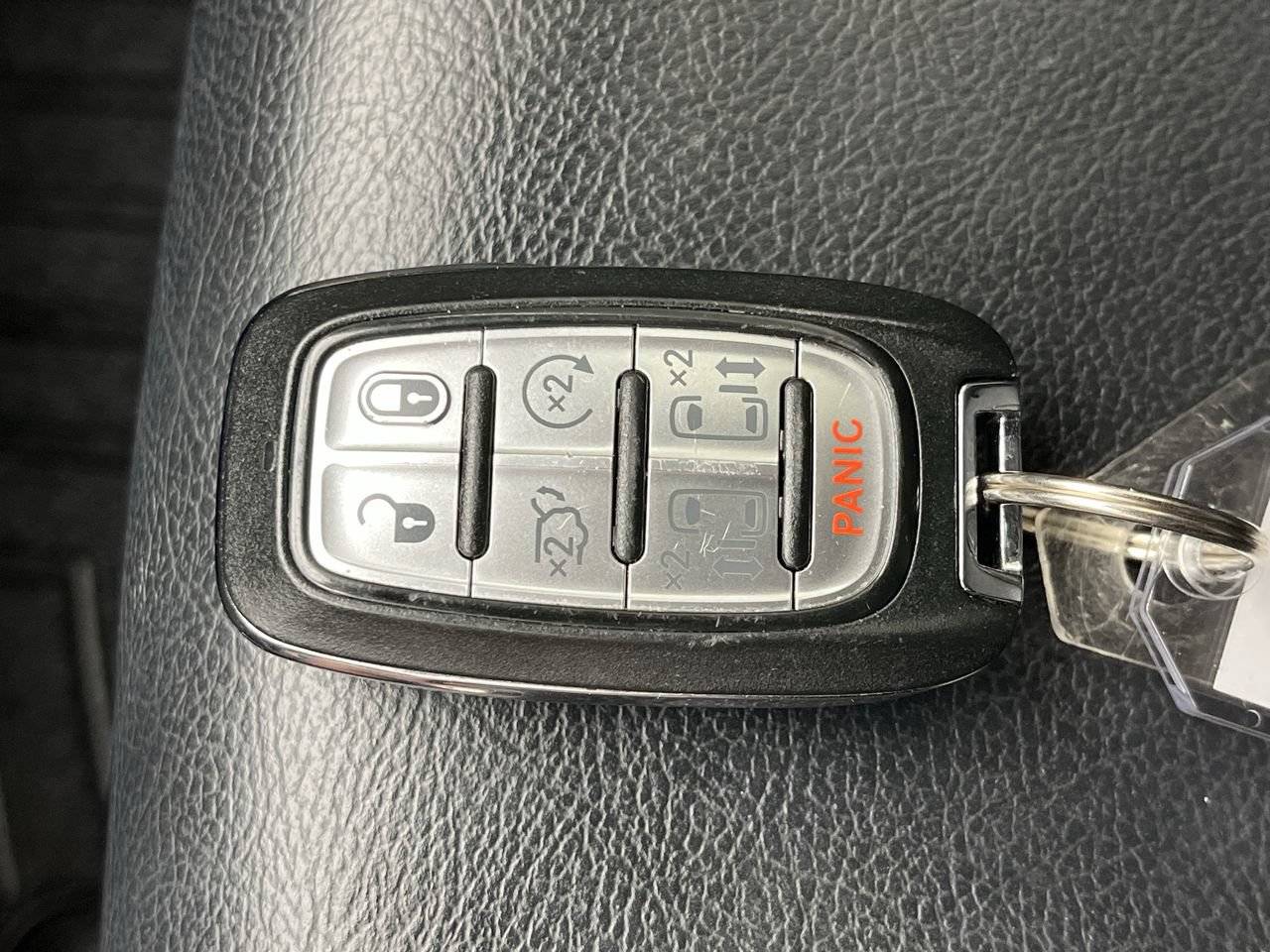 Used 2019 Chrysler Pacifica Touring-L FWD image 27