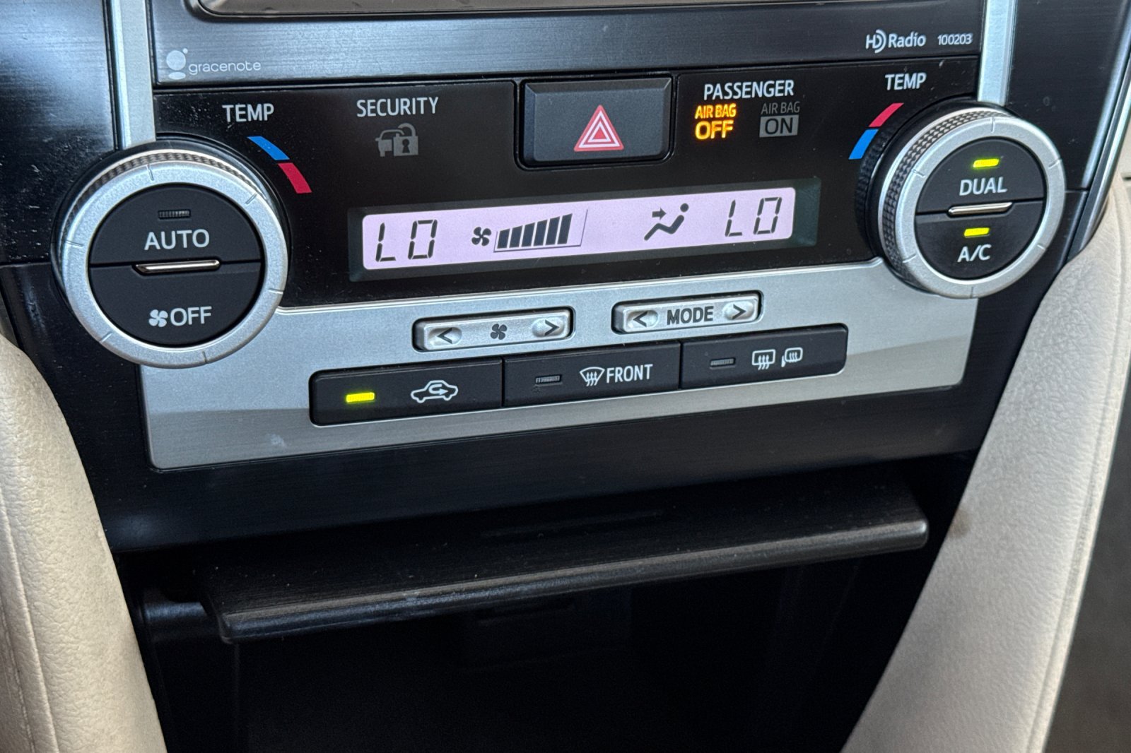 Used 2014 Toyota Camry XLE FWD image 24