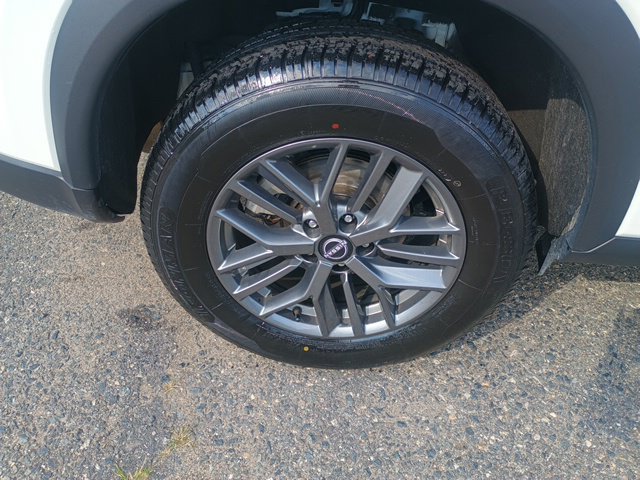 Used 2024 Nissan Rogue S AWD/4WD image 11