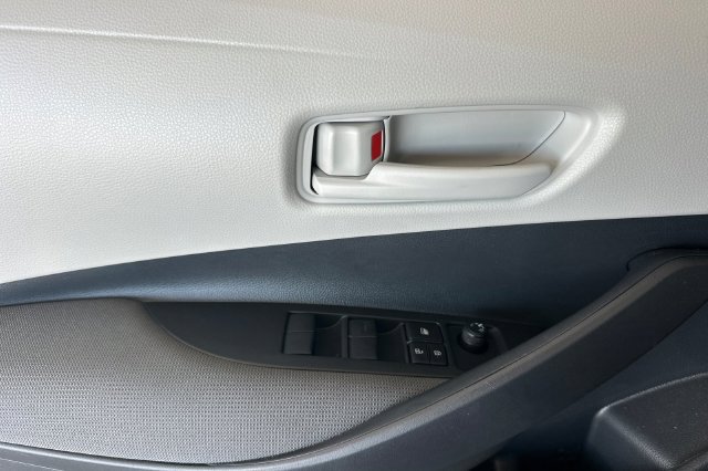 Used 2026 Toyota Corolla LE w/ LE Premium Package FWD image 14