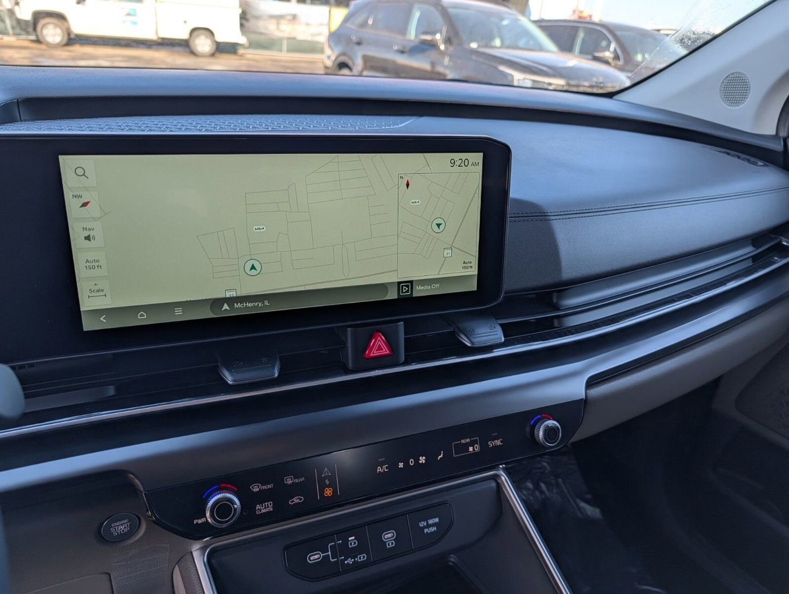 Used 2026 Kia Carnival FWD image 4