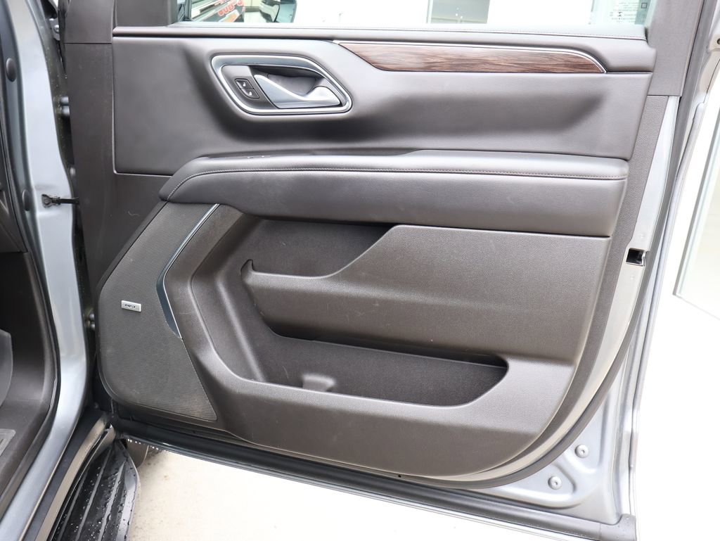 Used 2021 Chevrolet Suburban LT AWD/4WD image 39