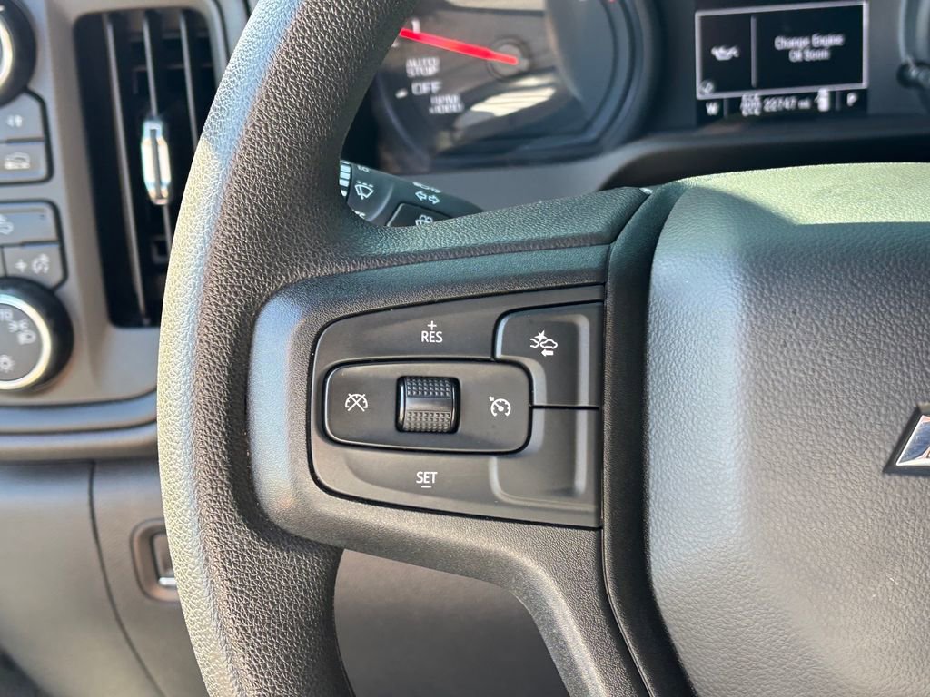 Used 2025 Chevrolet Silverado 1500 Custom image 14