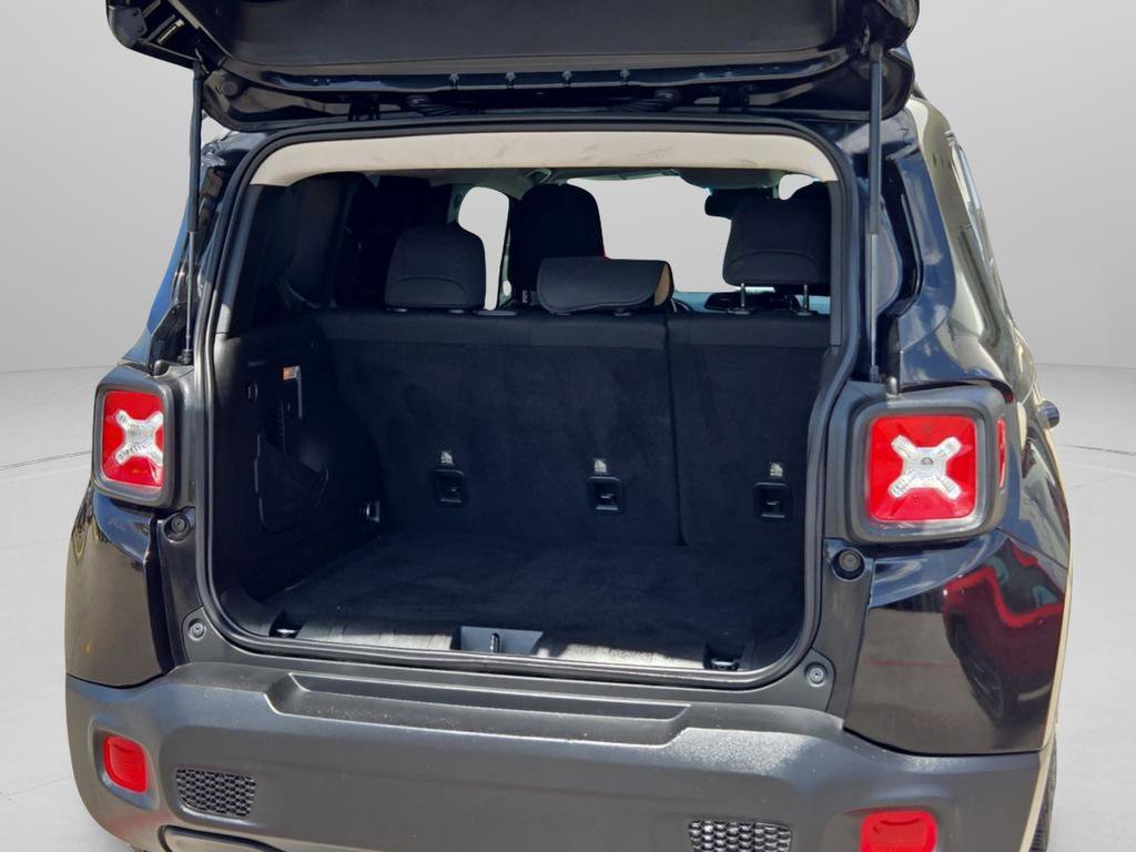 Certified 2023 Jeep Renegade Latitude w/ Premium Group image 22