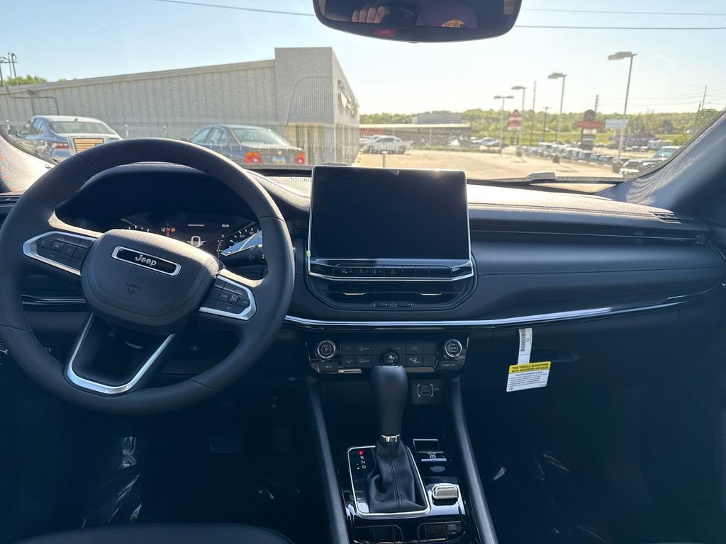 New 2026 Jeep Compass Latitude AWD/4WD image 13