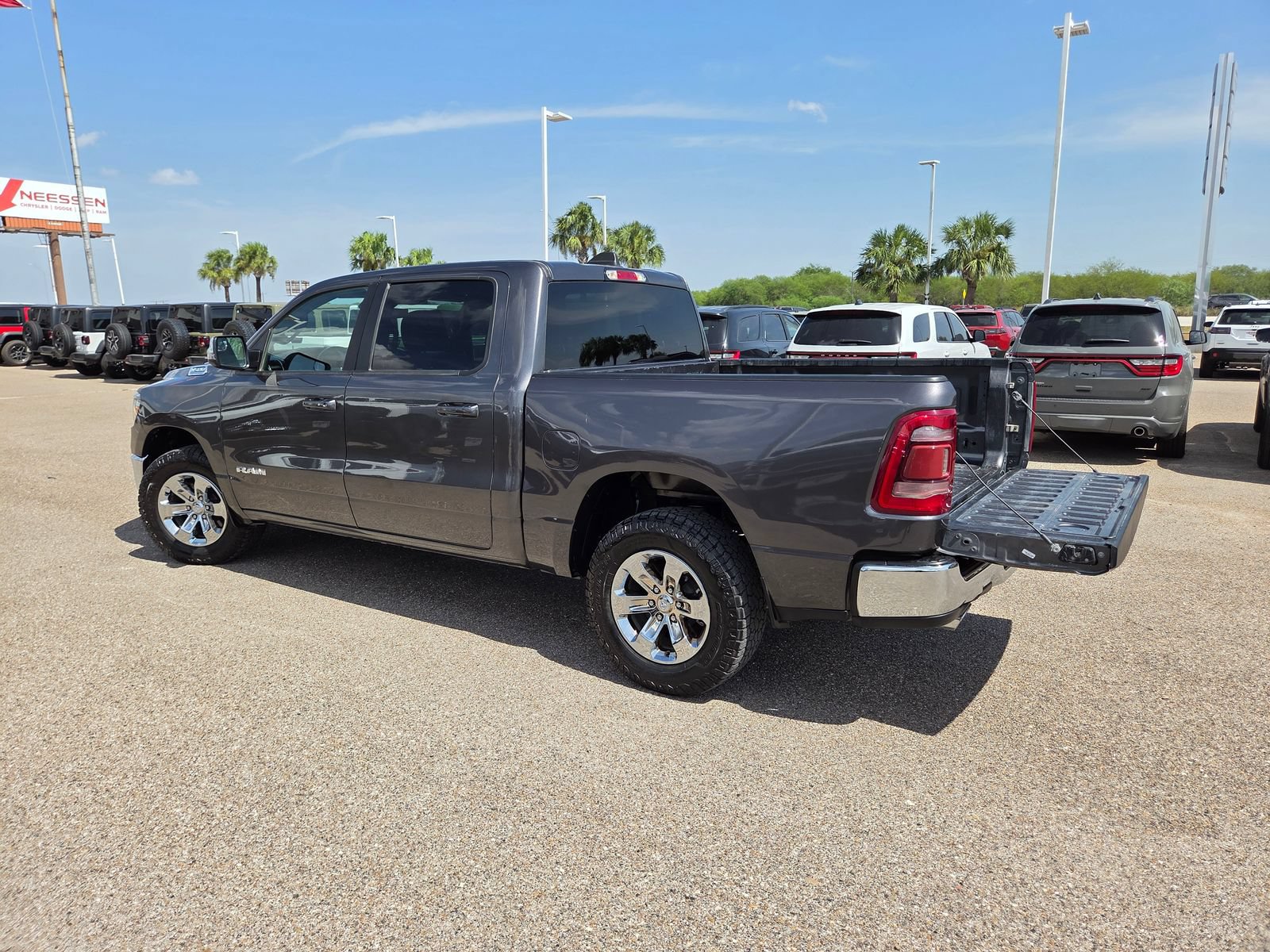 Used 2024 RAM 1500 Laramie AWD/4WD image 6