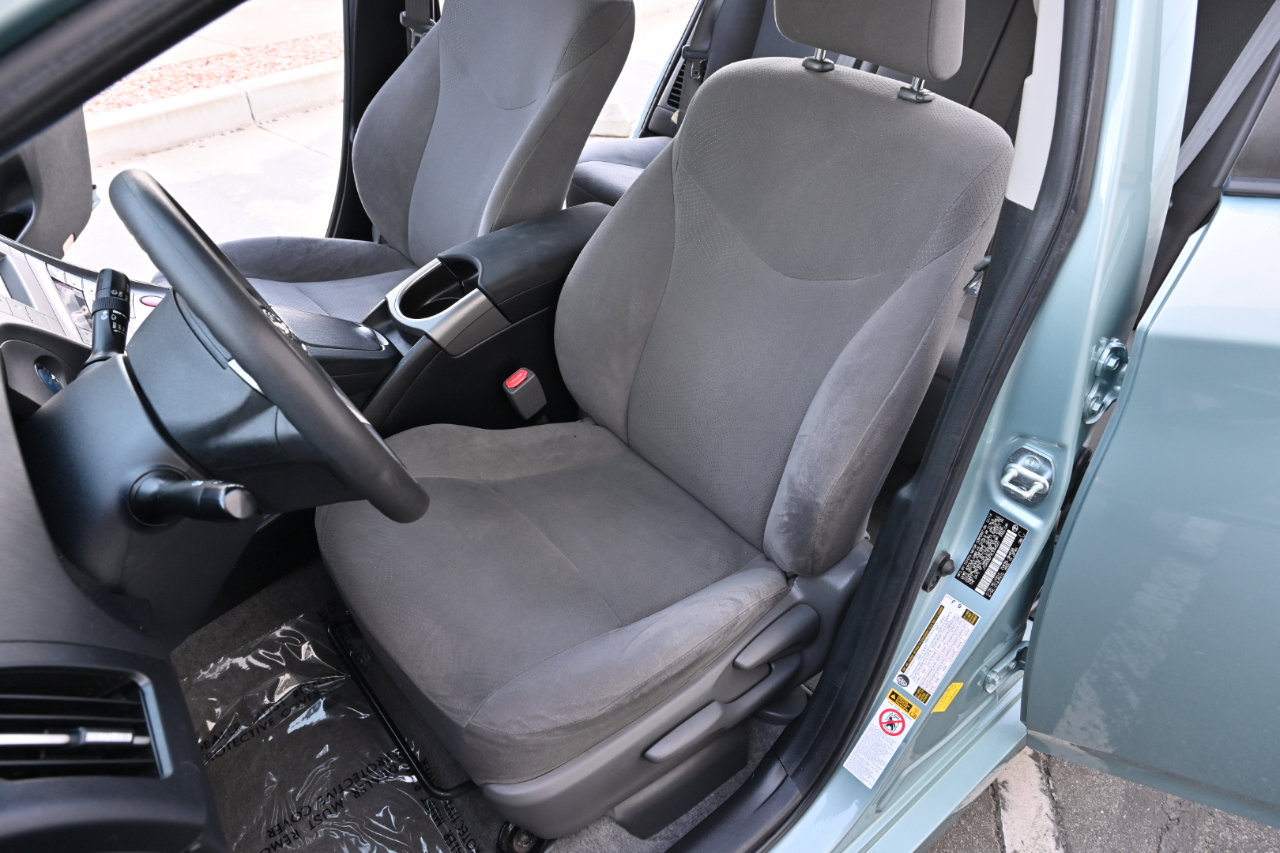 Used 2014 Toyota Prius Prime Plug-In Hybrid FWD image 33