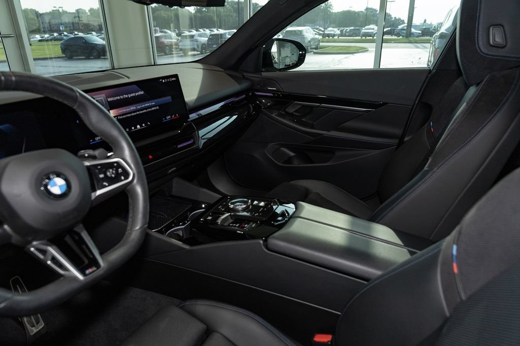 Used 2024 BMW 530i xDrive w/ M Sport Package AWD/4WD image 8