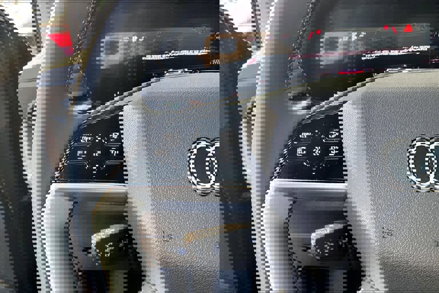 Used 2025 Audi Q5 Premium Plus w/ Premium Plus image 22