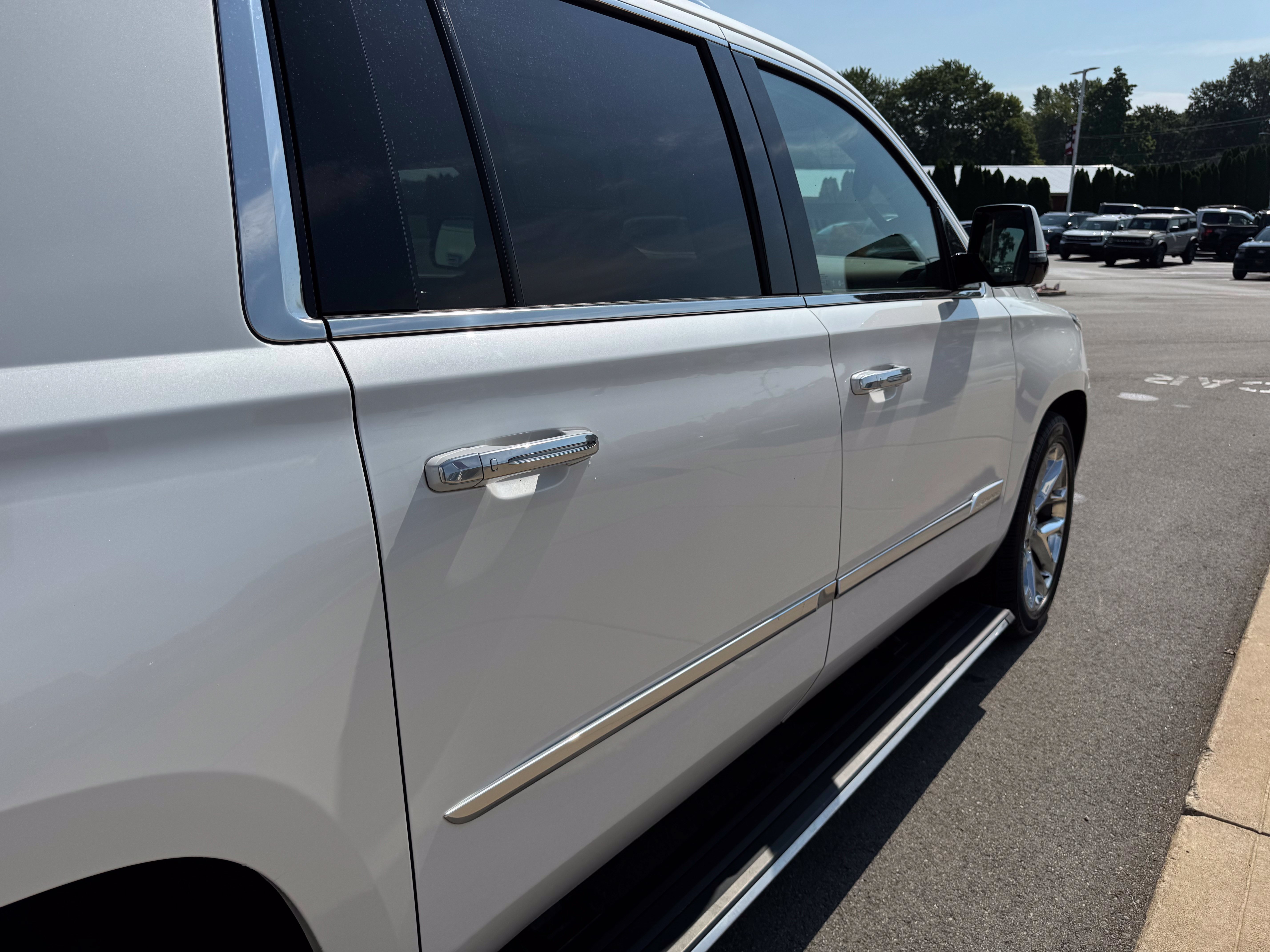 Used 2018 Cadillac Escalade ESV Platinum AWD/4WD image 25