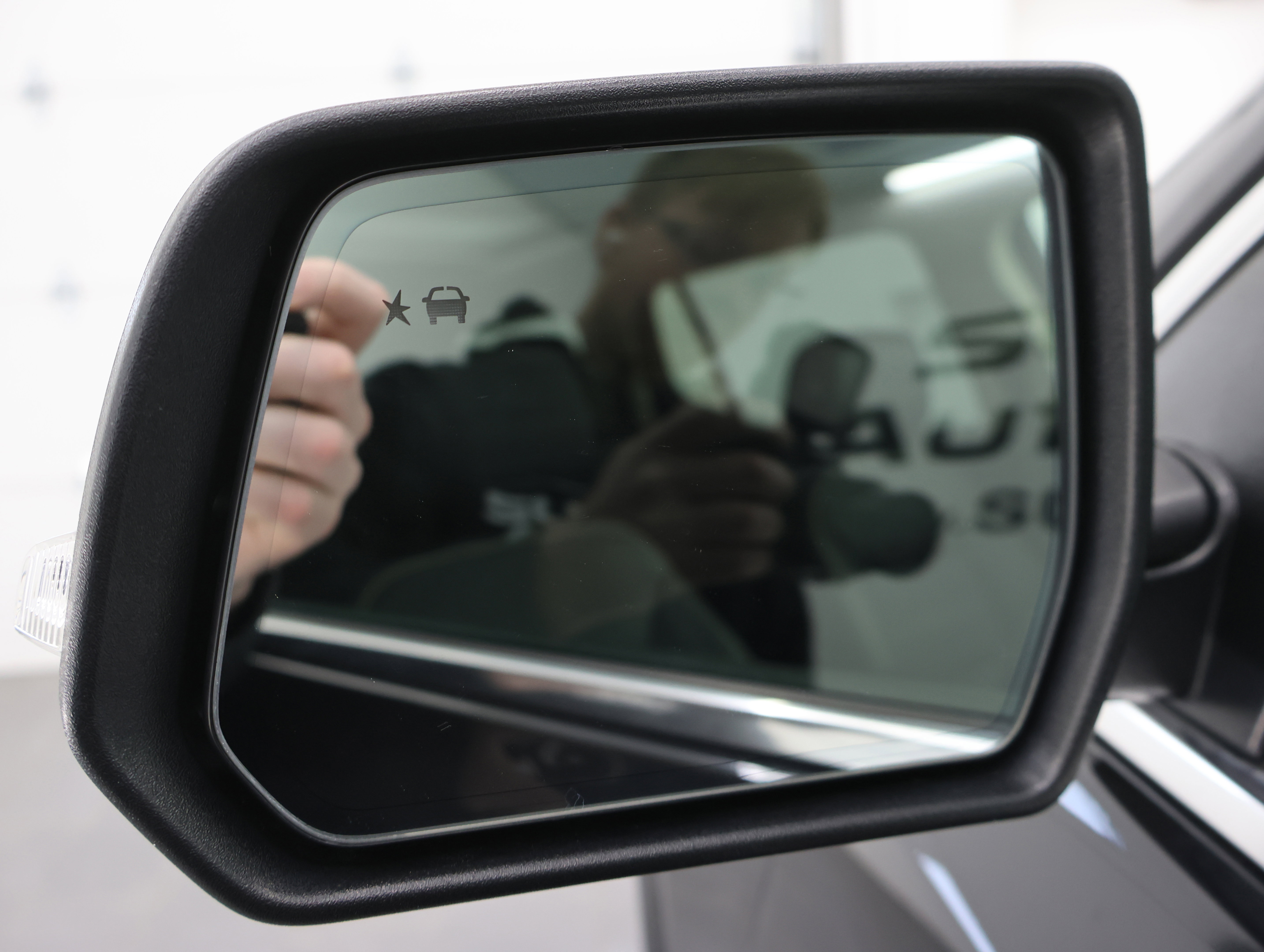 Used 2020 GMC Acadia Denali w/ Trailering Package image 49