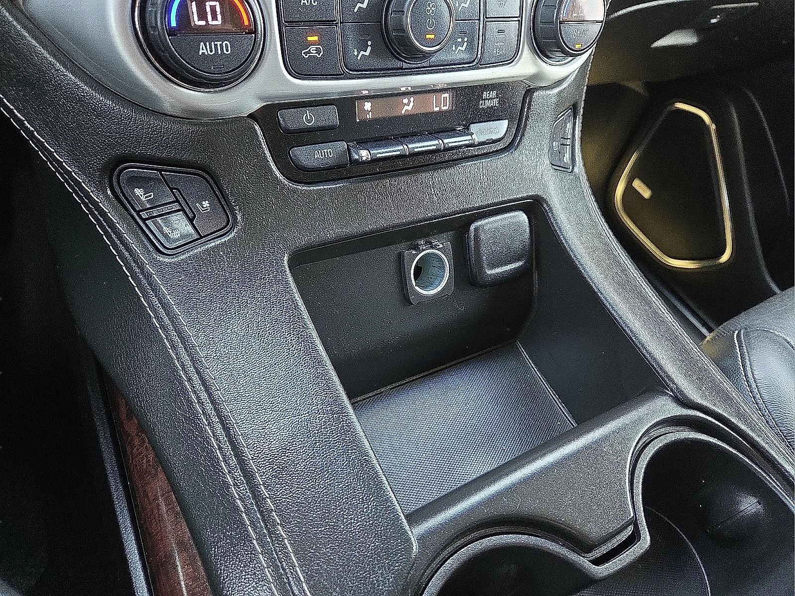 Used 2017 GMC Yukon SLT image 19