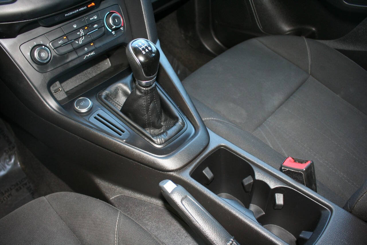 Used 2017 Ford Focus S FWD image 18