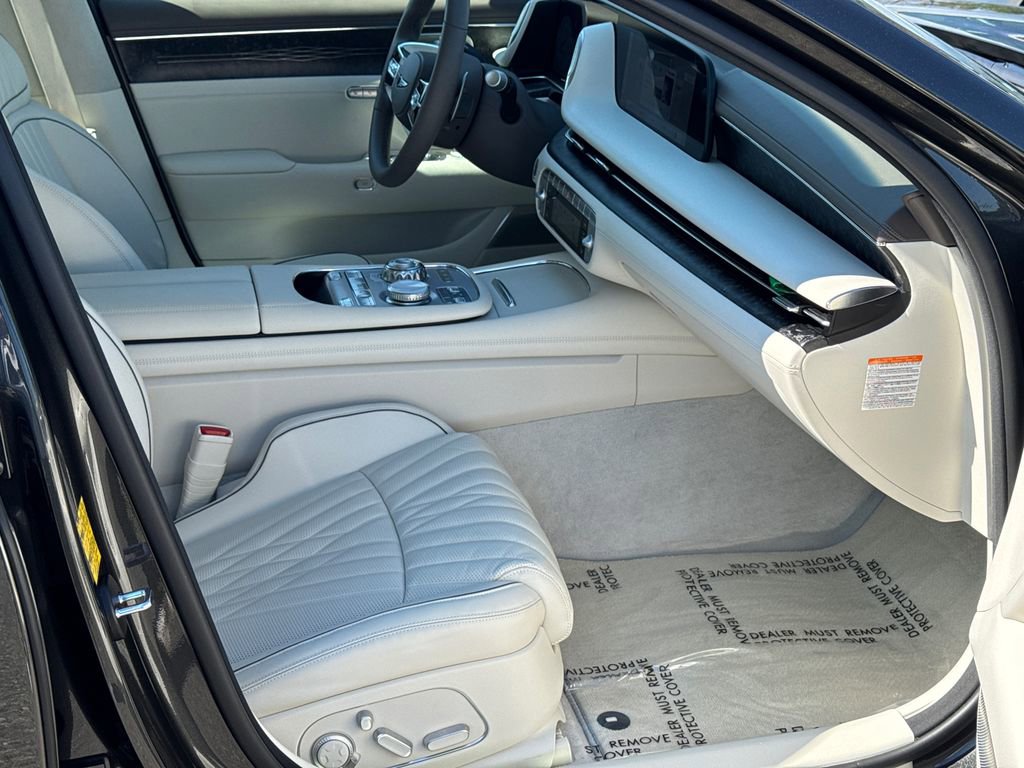 Used 2025 Genesis G90 3.5T image 13