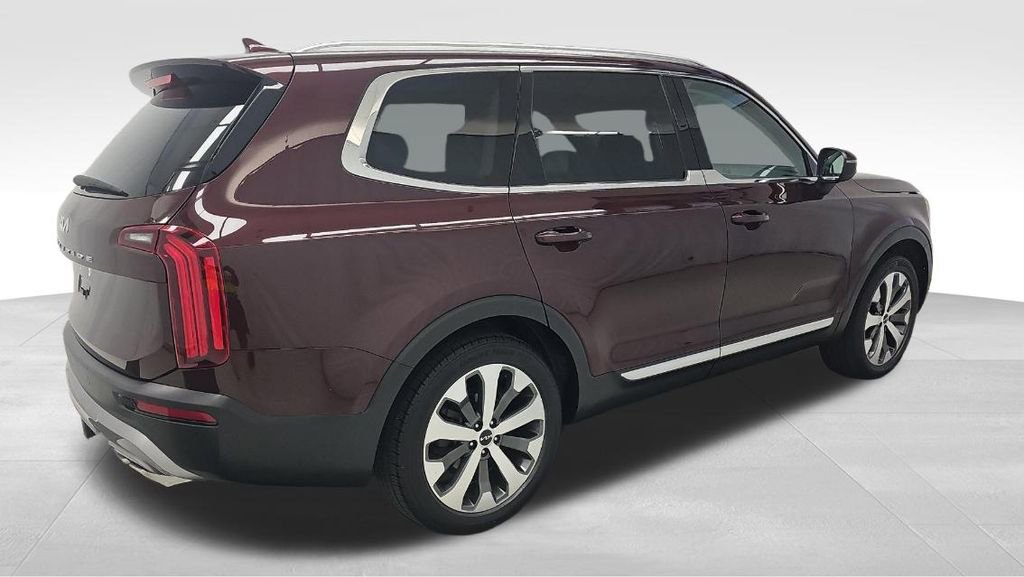 Used 2022 Kia Telluride EX w/ EX Premium Package FWD image 4