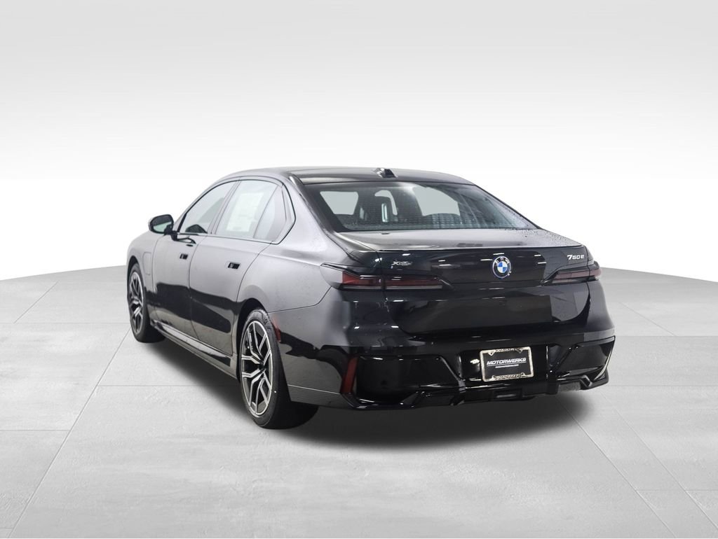 Used 2026 BMW 750e xDrive 750e xDrive w/ Executive Package image 3