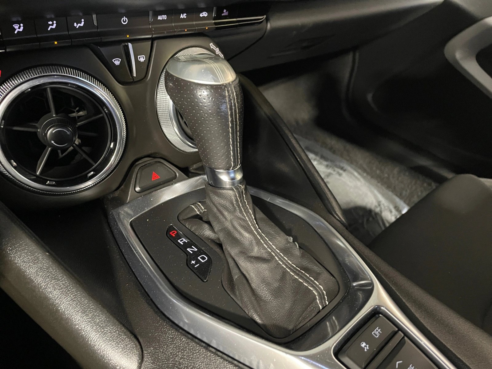 Used 2018 Chevrolet Camaro SS RWD image 18