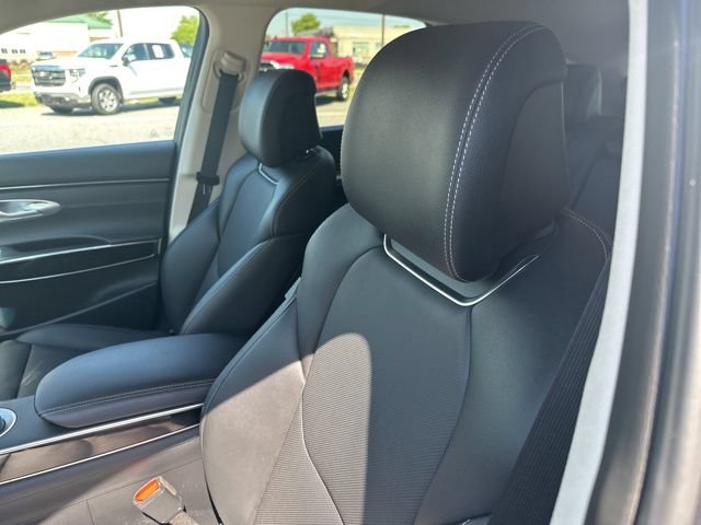 Used 2025 Genesis GV70 2.5T AWD/4WD image 16
