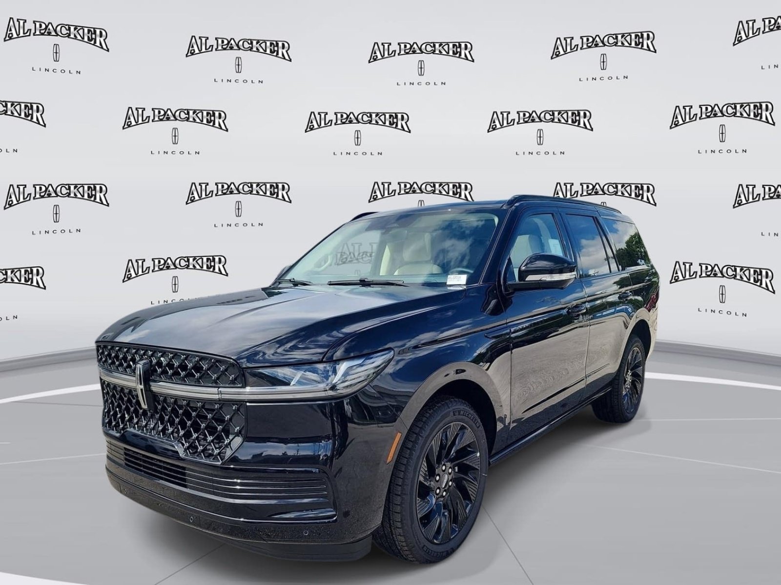 New 2027 Lincoln Navigator Reserve w/ Jet Appearance Package