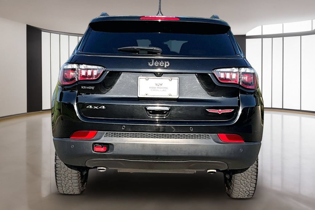 Used 2024 Jeep Compass Trailhawk AWD/4WD image 4