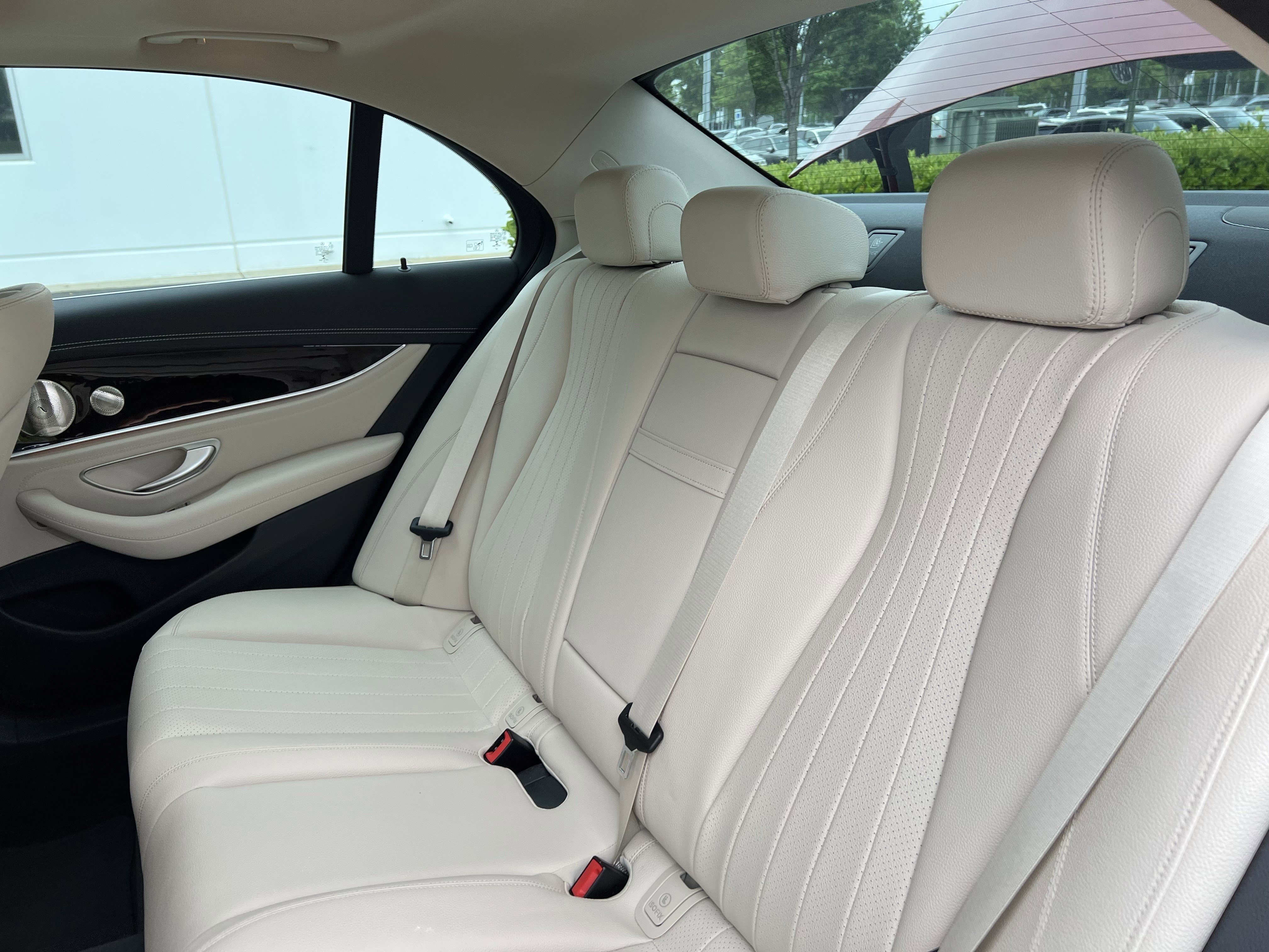 Used 2022 Mercedes-Benz E 450 4MATIC Sedan w/ Driver Assistance Package image 32