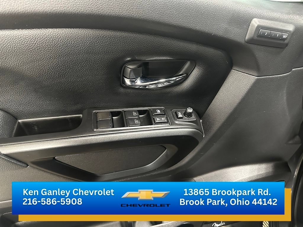 Used 2023 Nissan Titan PRO-4X w/ Pro-4x Convenience Package AWD/4WD image 8