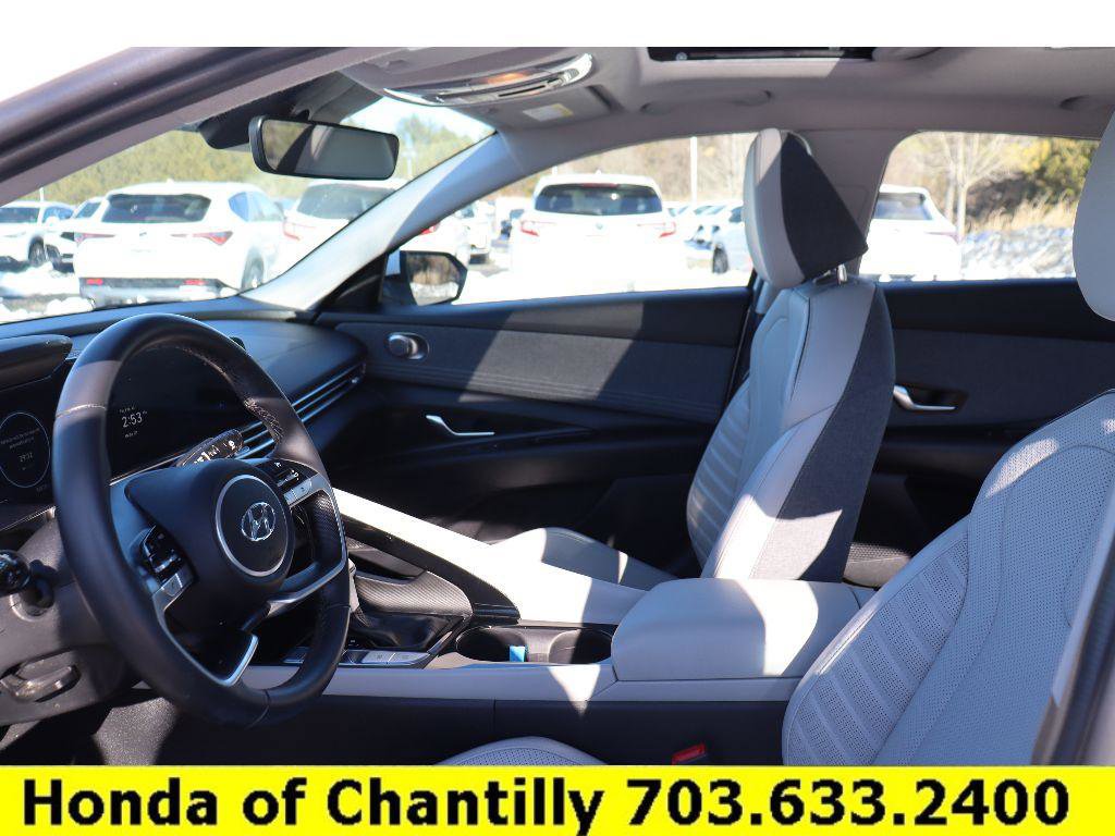 Used 2023 Hyundai Elantra Limited w/ Cargo Package image 25