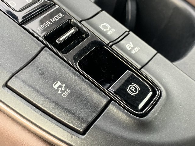 Used 2023 Toyota Crown AWD/4WD image 28