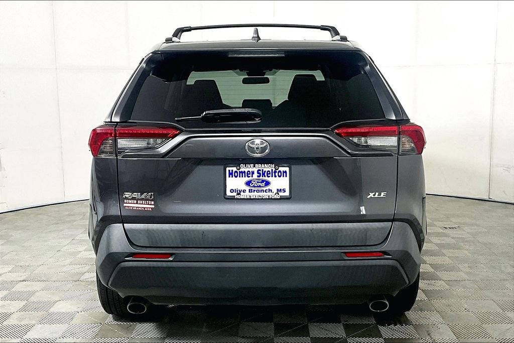 Used 2019 Toyota RAV4 XLE image 4
