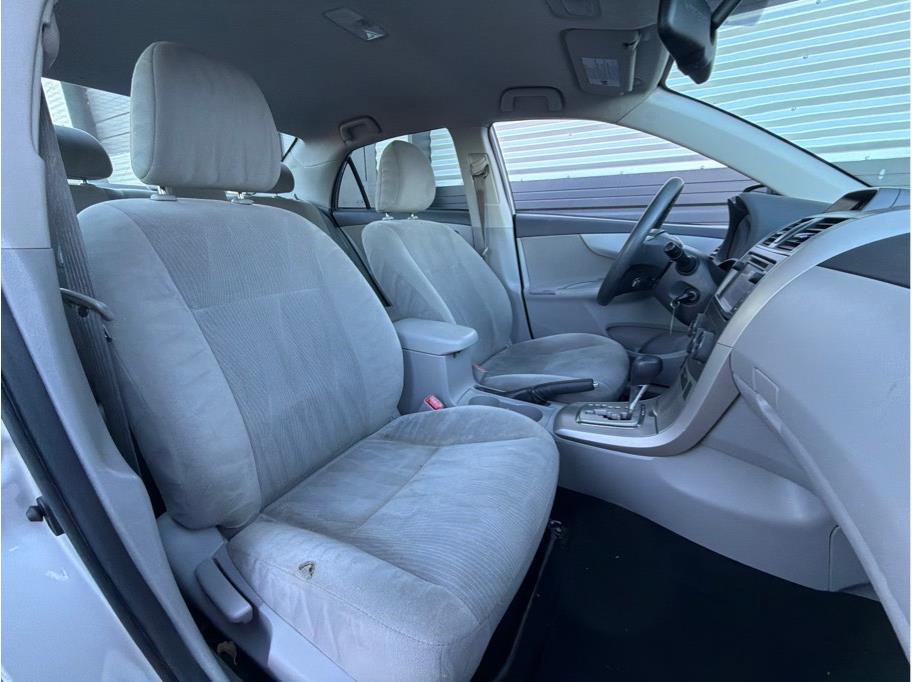 Used 2013 Toyota Corolla LE Special Edition image 19