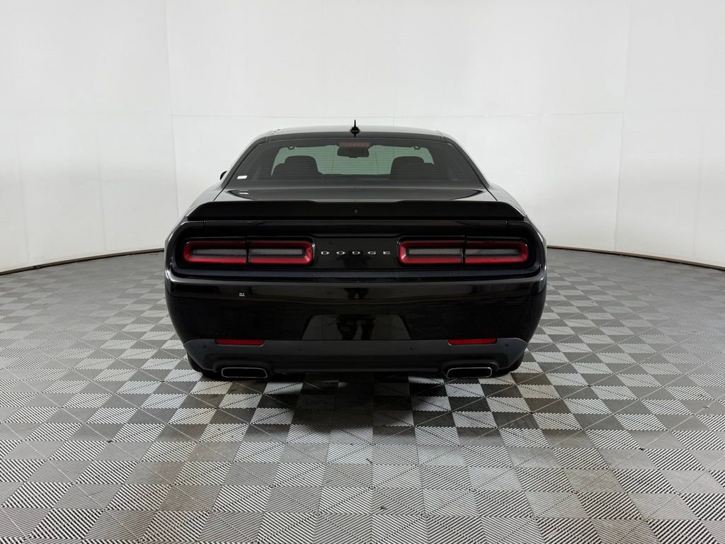 Used 2018 Dodge Challenger R/T Scat Pack w/ Dynamics Package RWD image 9