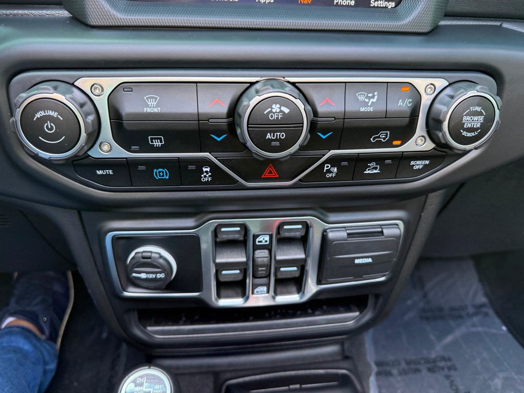 Used 2022 Jeep Wrangler Unlimited Sahara image 17