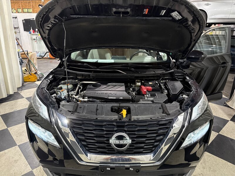 Used 2023 Nissan Rogue SV image 47