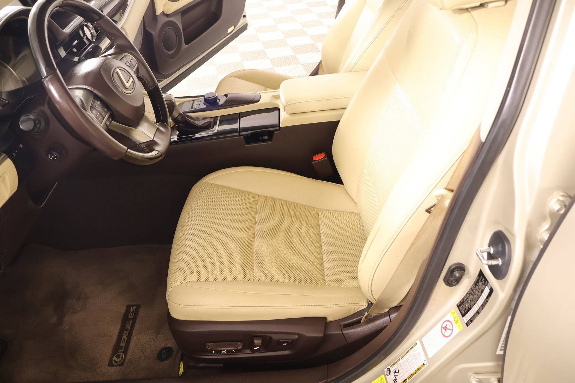 Used 2017 Lexus ES 350 w/ Premium Package FWD image 11