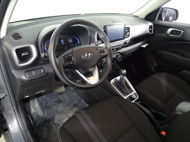 Used 2024 Hyundai Venue SEL FWD image 22