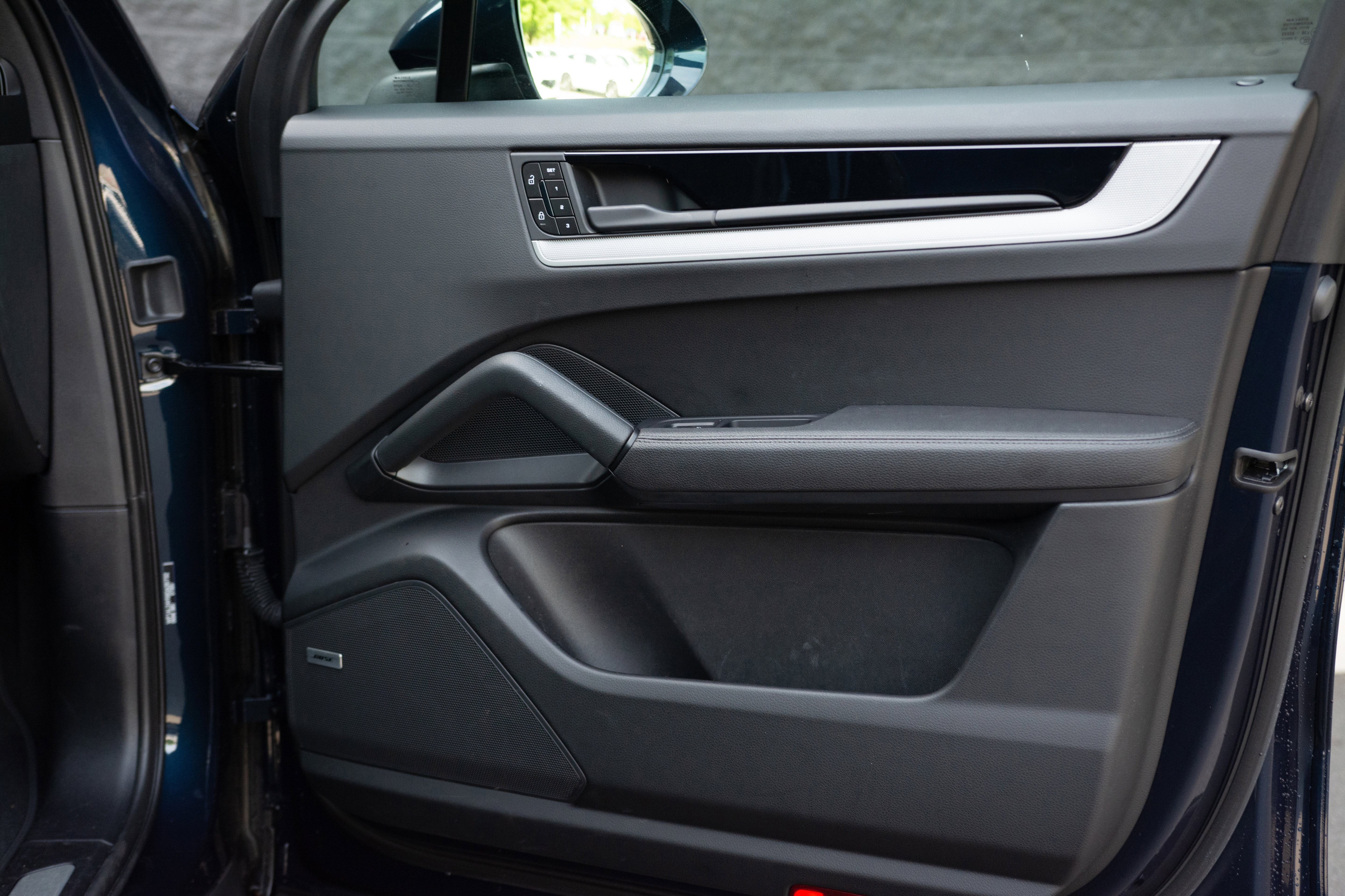 Certified 2025 Porsche Cayenne E-Hybrid image 23