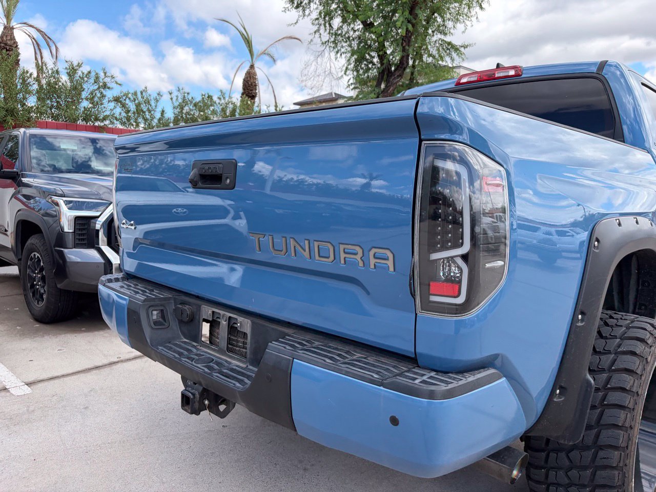 Used 2021 Toyota Tundra Limited w/ Limited Premium Package AWD/4WD image 4