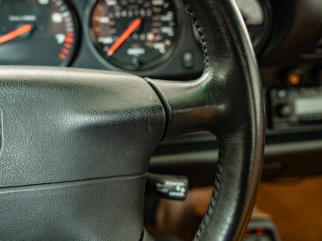 Used 1995 Porsche 911 Carrera RWD image 41