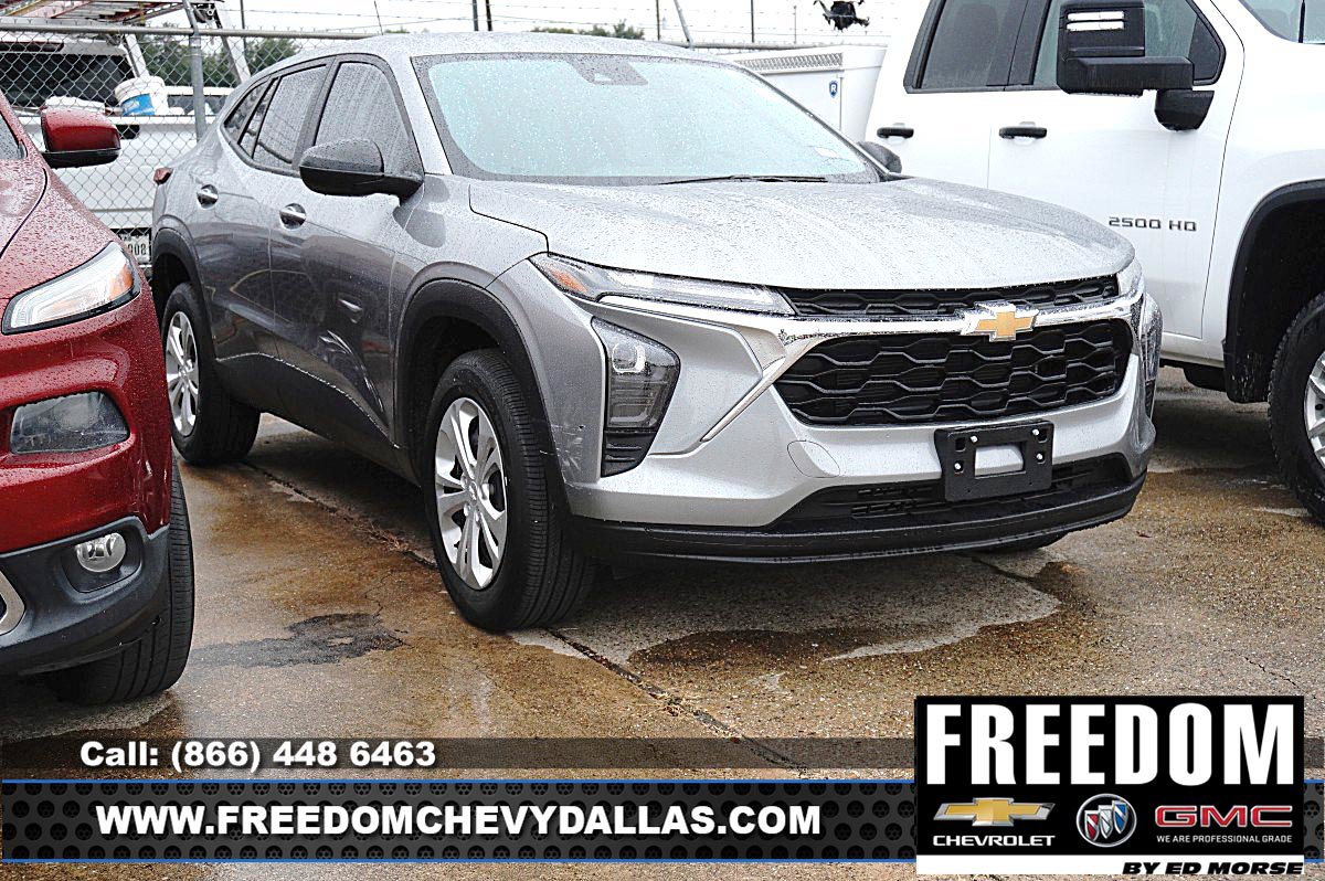 Certified 2026 Chevrolet Trax LS FWD image 1